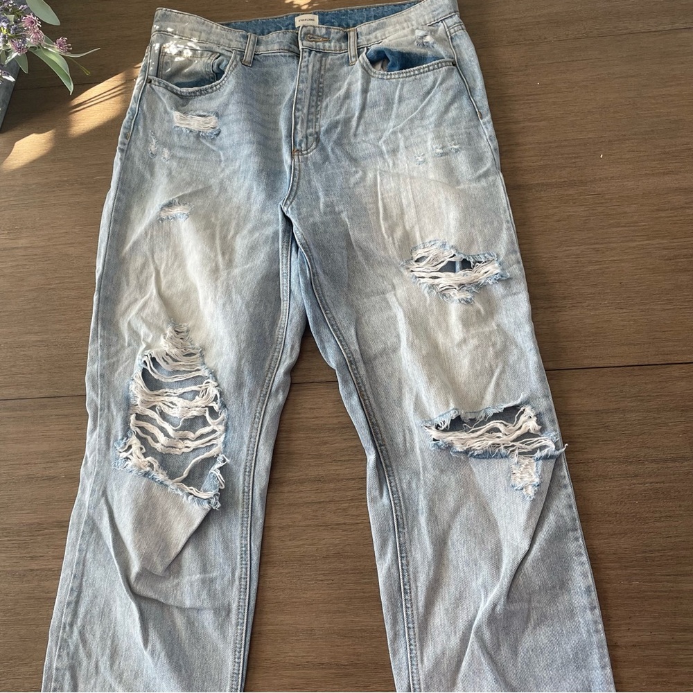 Sneakpeek Light Wash Distressed Jeans